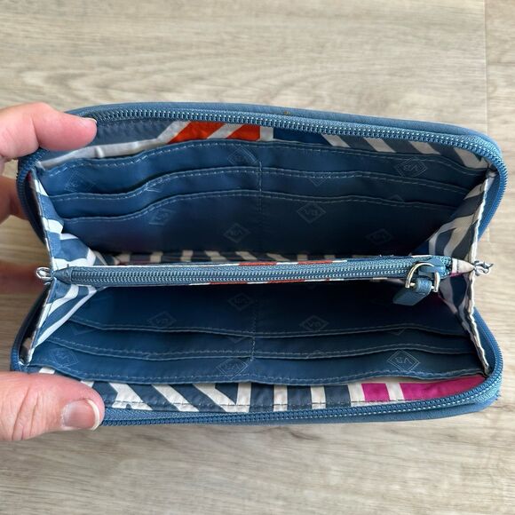 Vera Bradley Zip Around Georgia RFID Wallet Painted Medallions Pattern Retired - Picture 5 of 6